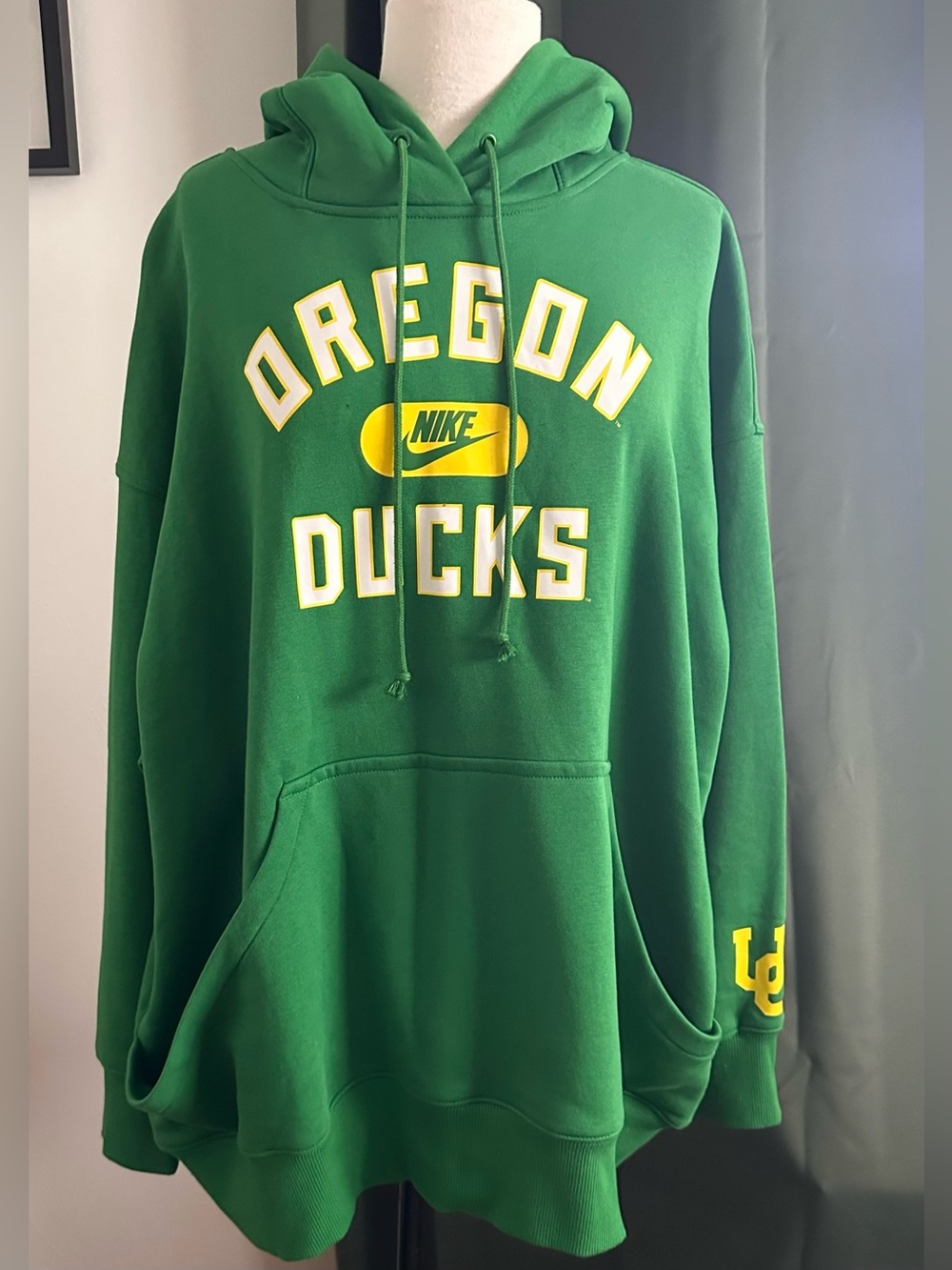 Men’s Nike Green Oregon Ducks Crewneck Hoodie with Yellow Logo